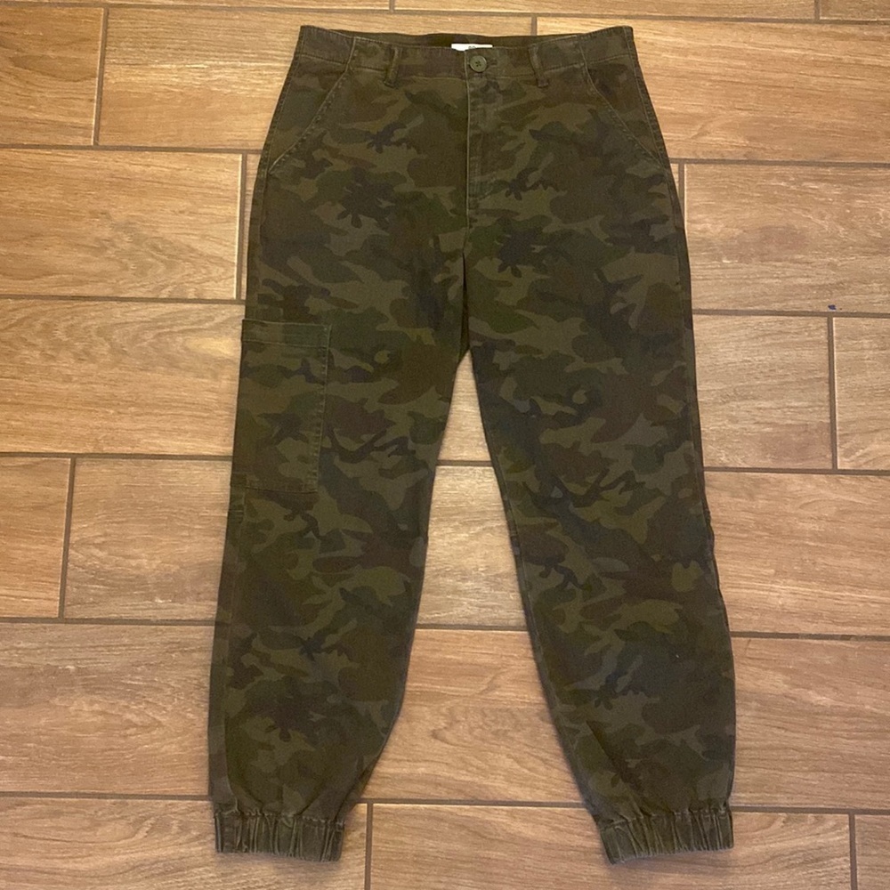 BP Cropped Camouflage 29 - Picture 2 of 8